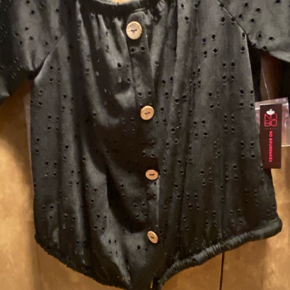 Juniors woman’s top - Picture 2 of 6